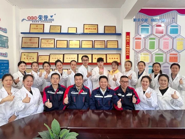 如何打造全國(guó)模范職工小家？質(zhì)量技術(shù)監(jiān)督站化驗(yàn)室給你答案